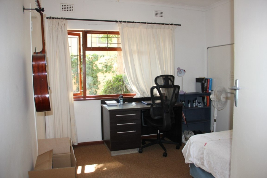 To Let 3 Bedroom Property for Rent in Golden Acre Western Cape